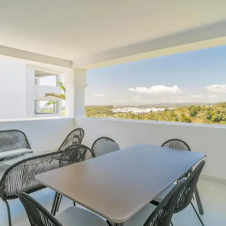 Appartamento Beautiful In With 2 Bedrooms, Wifi And Swimming Pool *