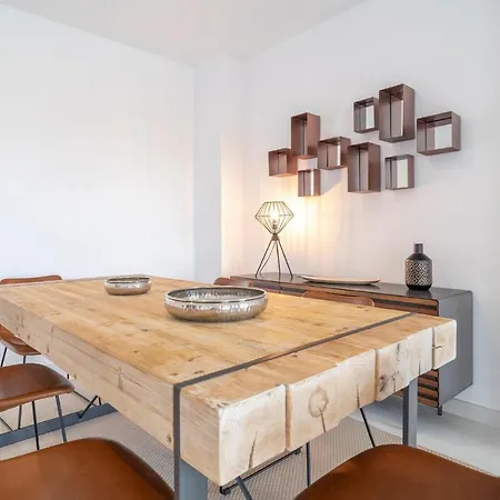 Appartement Beautiful In With 2 Bedrooms, Wifi And Swimming Pool *