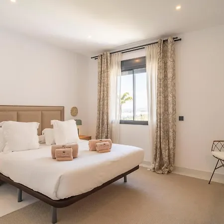 Beautiful In With 2 Bedrooms, Wifi And Swimming Pool Estepona